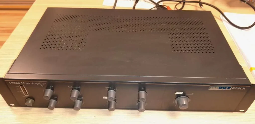 Bosch Plena Mixer Amplifier LBB1906/10 ELA-Verstärker 60W